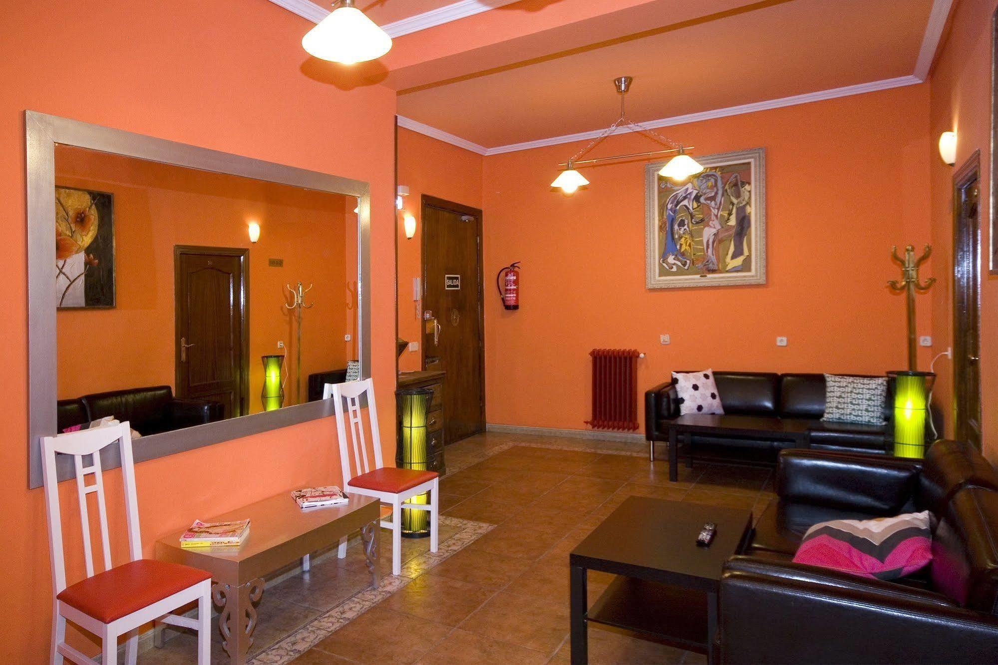 Hostal Rico Madrid Exterior photo